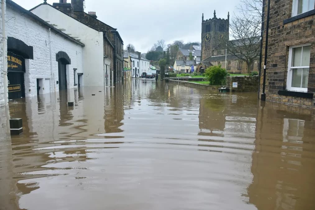 Tempête du Nord-Est US : inondations côtières, coupures d’électricité et vols annulés
